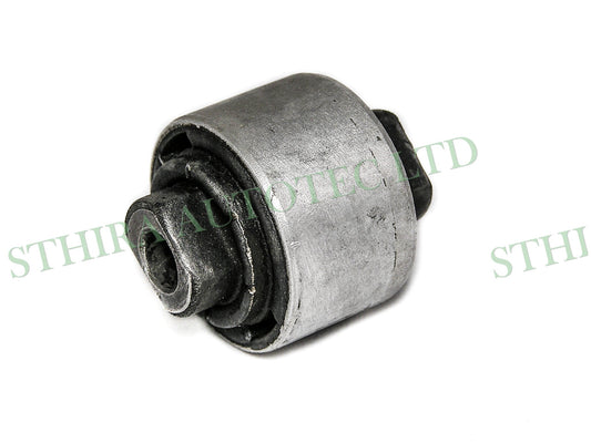 Volkswagen Group A4-6 Front Left and Right Suspension Bush - OEM Ref 4D0407182E/G - RP182G